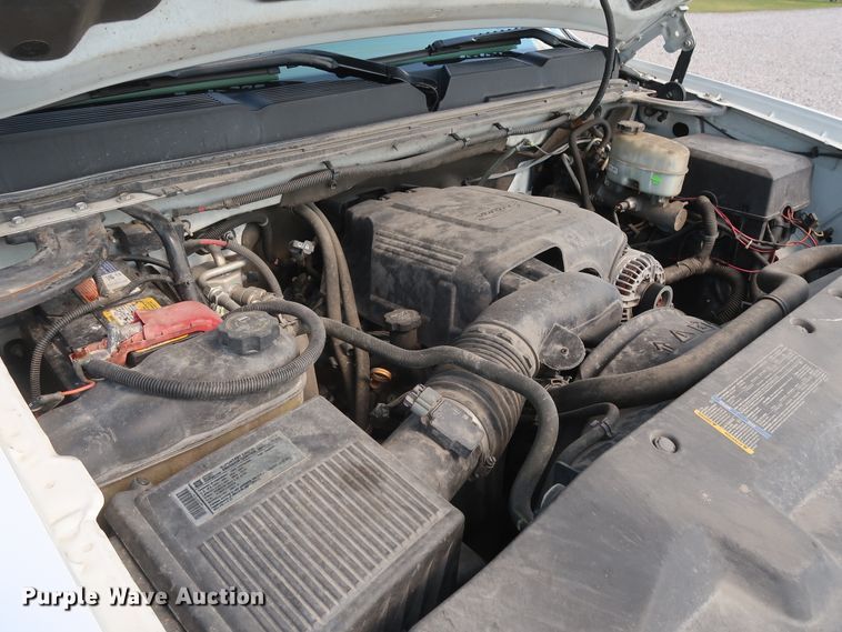 image for item GS9891 2009 Chevrolet Silverado 3500HD  utility bed pickup truck