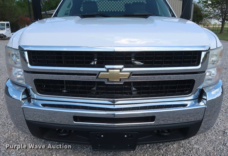 image for item GS9891 2009 Chevrolet Silverado 3500HD  utility bed pickup truck