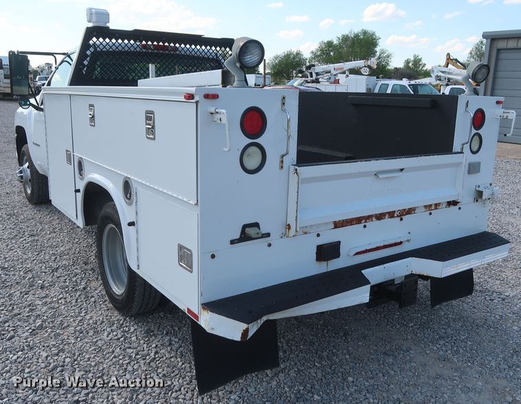 image for item GS9891 2009 Chevrolet Silverado 3500HD  utility bed pickup truck