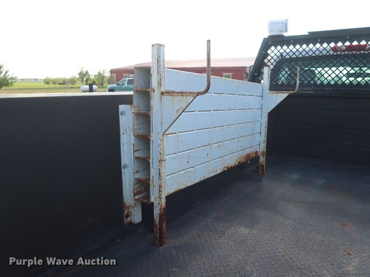 image for item GS9891 2009 Chevrolet Silverado 3500HD  utility bed pickup truck