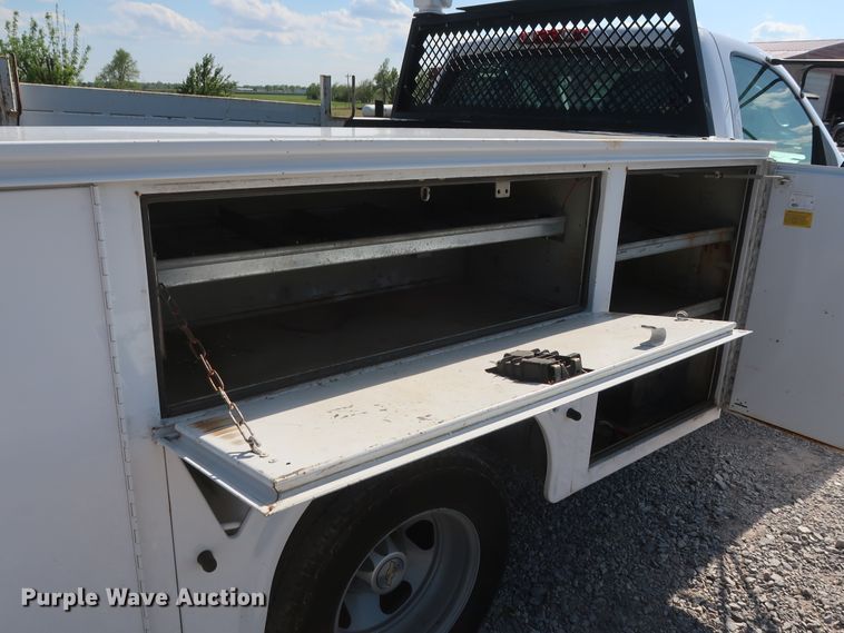 image for item GS9891 2009 Chevrolet Silverado 3500HD  utility bed pickup truck