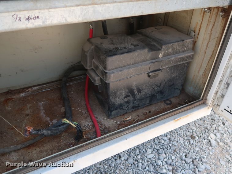 image for item GS9891 2009 Chevrolet Silverado 3500HD  utility bed pickup truck