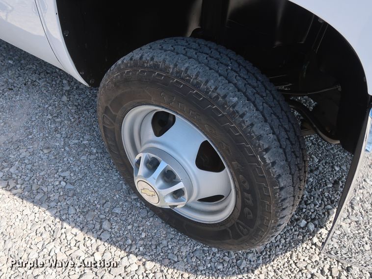 image for item GS9891 2009 Chevrolet Silverado 3500HD  utility bed pickup truck