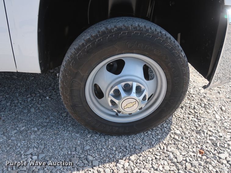 image for item GS9891 2009 Chevrolet Silverado 3500HD  utility bed pickup truck