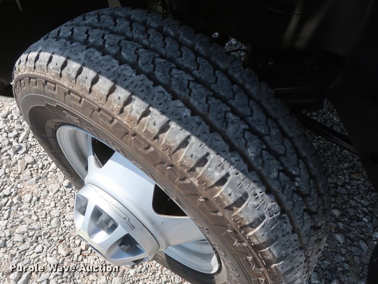 image for item GS9891 2009 Chevrolet Silverado 3500HD  utility bed pickup truck