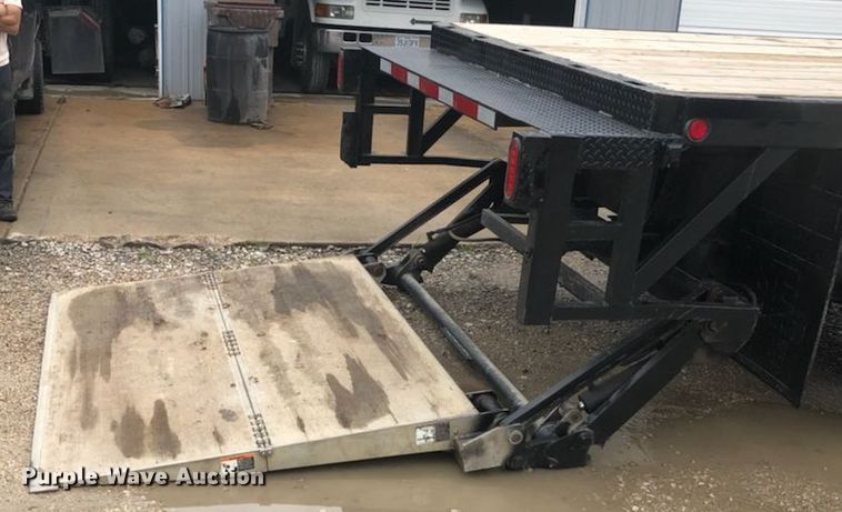 image for item GU9968 Maxon end gate lift