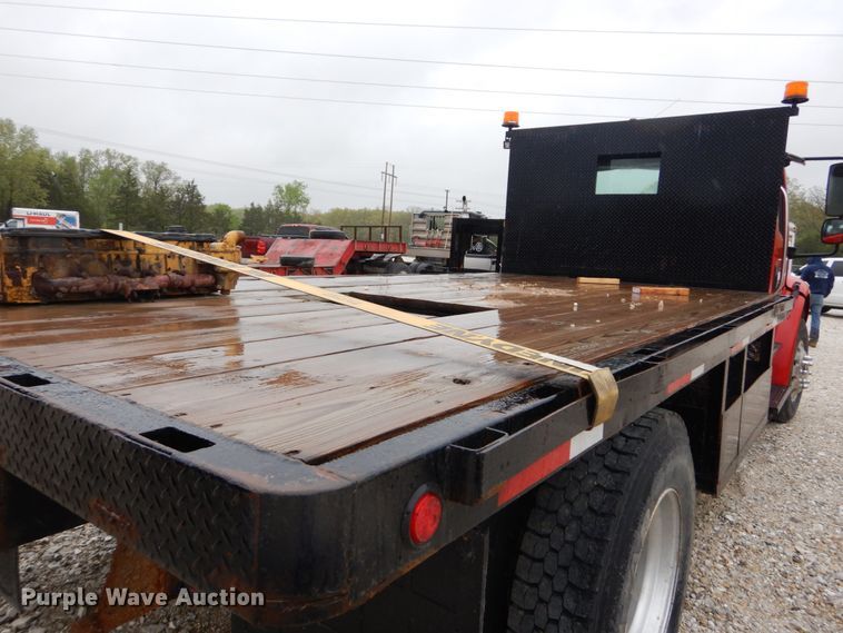 image for item GU9969 2005 Freightliner Business Class M2 flatbed truck