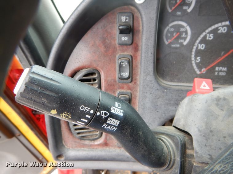 image for item GU9969 2005 Freightliner Business Class M2 flatbed truck