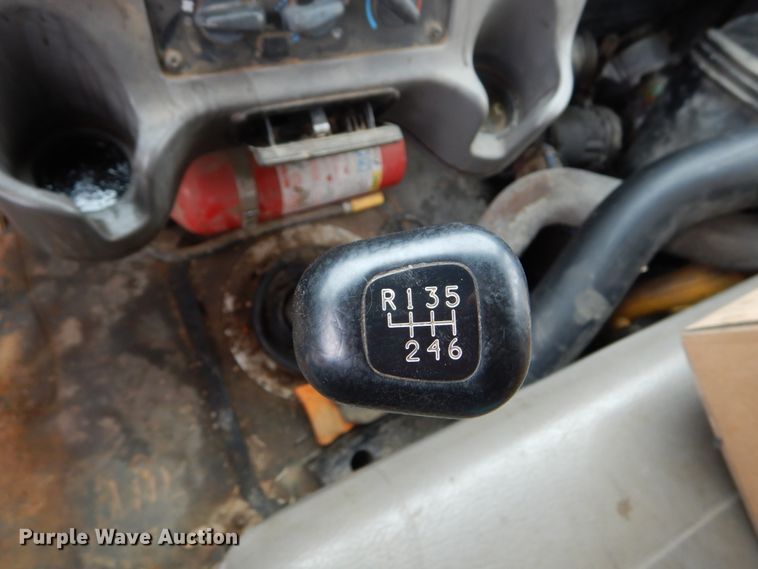 image for item GU9969 2005 Freightliner Business Class M2 flatbed truck