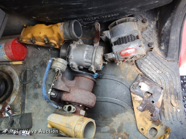 image for item GU9969 2005 Freightliner Business Class M2 flatbed truck