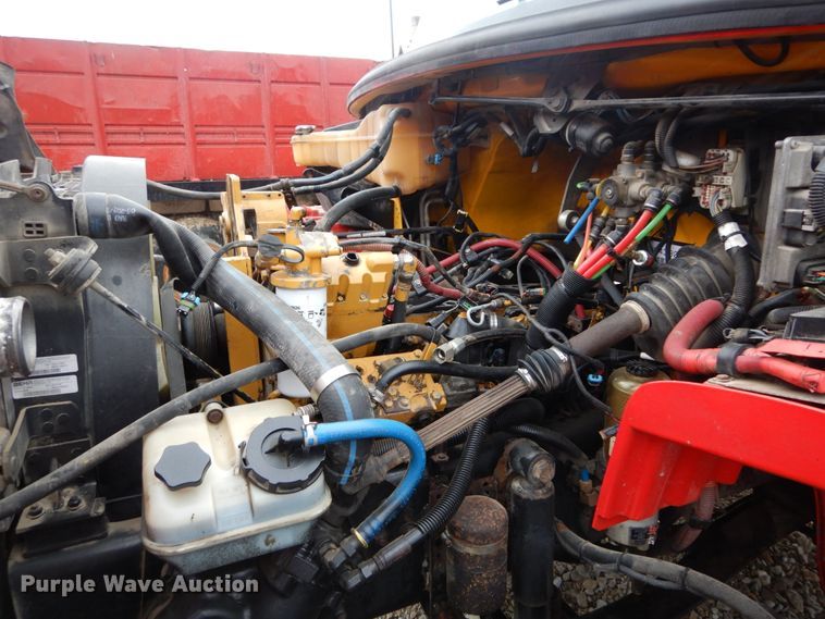 image for item GU9969 2005 Freightliner Business Class M2 flatbed truck