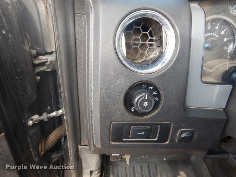 image for item GW9519 2013 Ford F150 XLT  SuperCab pickup truck