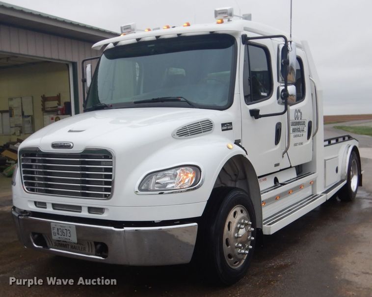 image for item GW9797 2007 Freightliner Business Class M2 106 Crew Cab flatbed truck