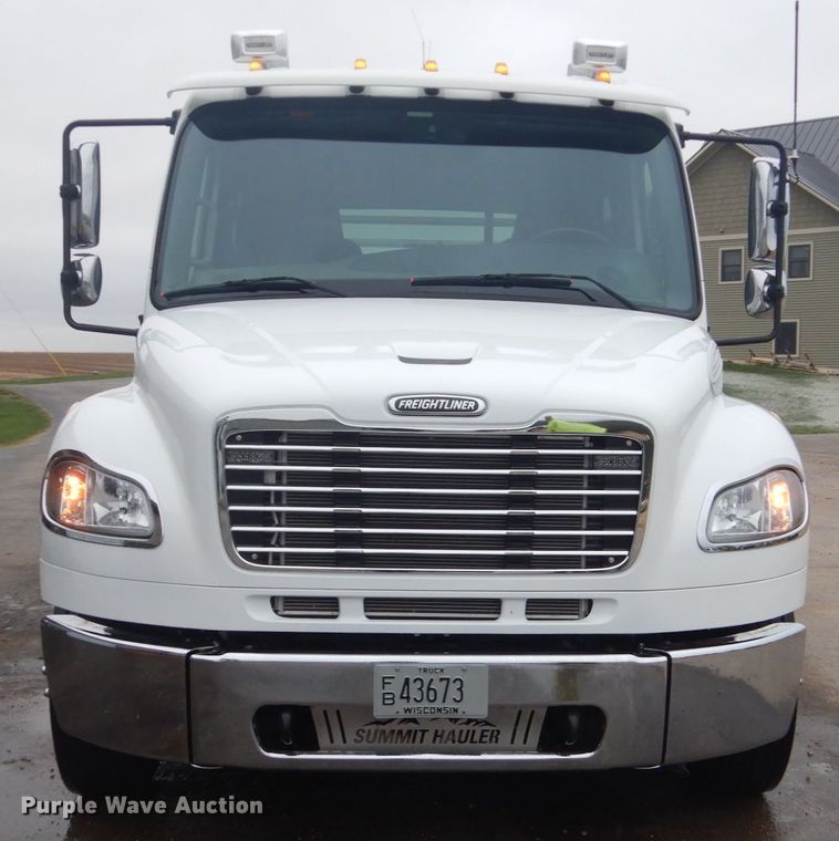 image for item GW9797 2007 Freightliner Business Class M2 106 Crew Cab flatbed truck