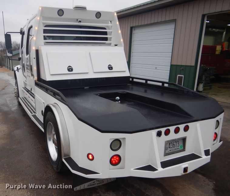 image for item GW9797 2007 Freightliner Business Class M2 106 Crew Cab flatbed truck