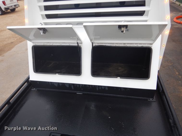 image for item GW9797 2007 Freightliner Business Class M2 106 Crew Cab flatbed truck