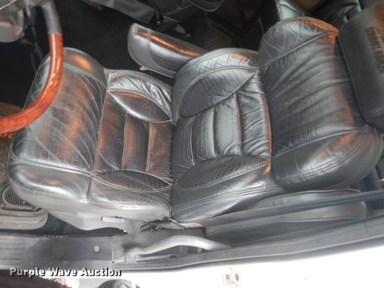 image for item GW9797 2007 Freightliner Business Class M2 106 Crew Cab flatbed truck