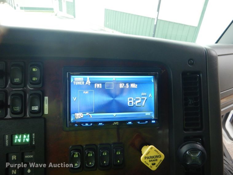 image for item GW9797 2007 Freightliner Business Class M2 106 Crew Cab flatbed truck