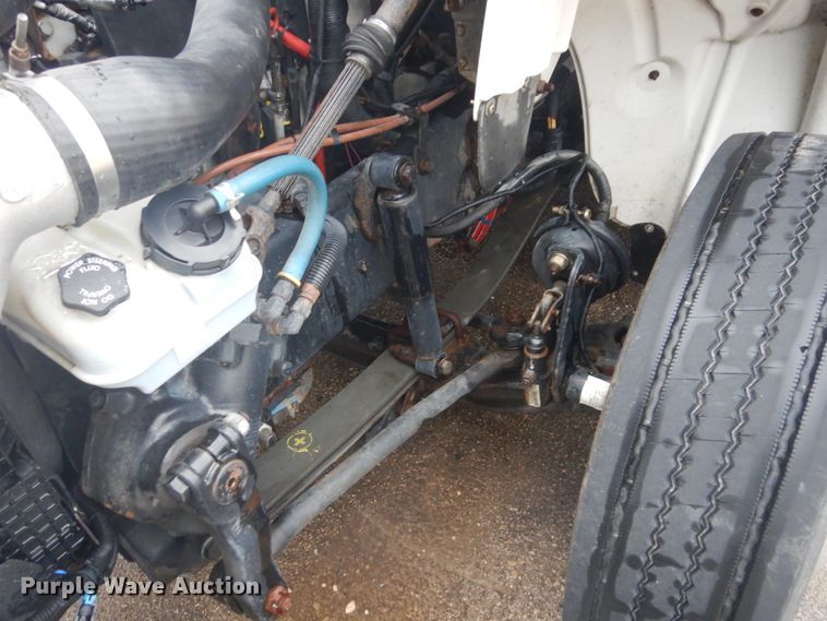 image for item GW9797 2007 Freightliner Business Class M2 106 Crew Cab flatbed truck