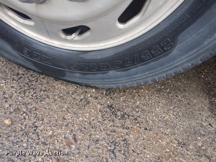 image for item GW9797 2007 Freightliner Business Class M2 106 Crew Cab flatbed truck