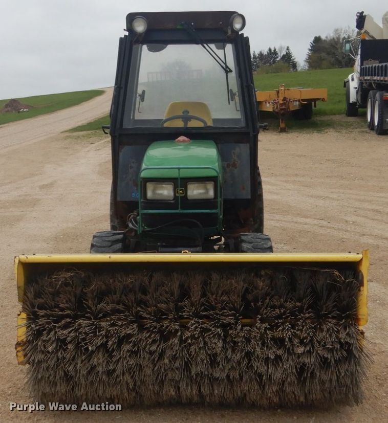 image for item GW9802 John Deere 4100 MFWD tractor