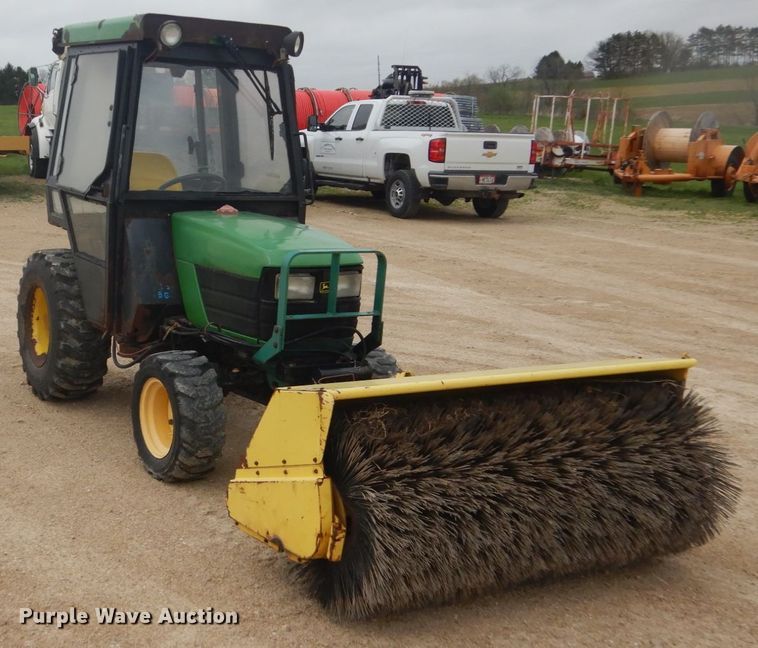 image for item GW9802 John Deere 4100 MFWD tractor