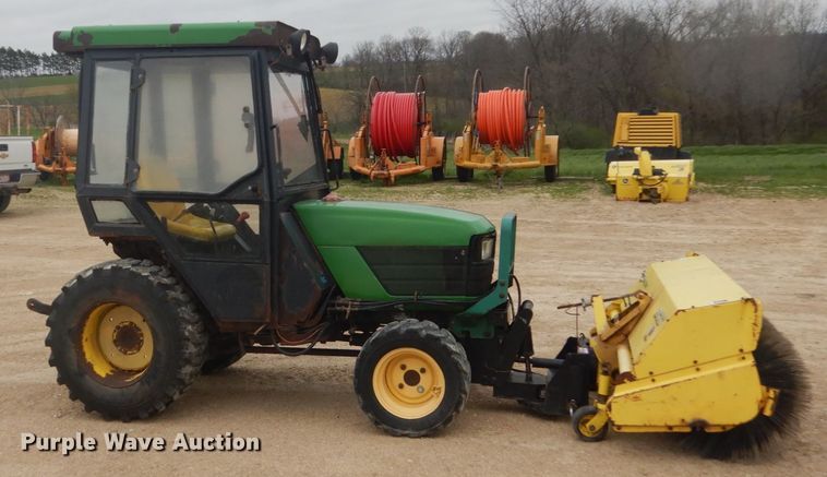 image for item GW9802 John Deere 4100 MFWD tractor