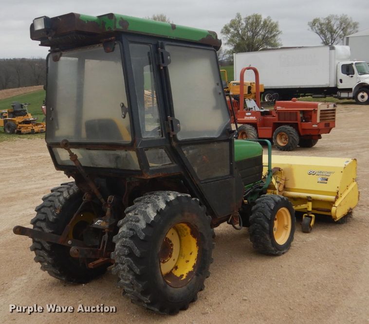 image for item GW9802 John Deere 4100 MFWD tractor