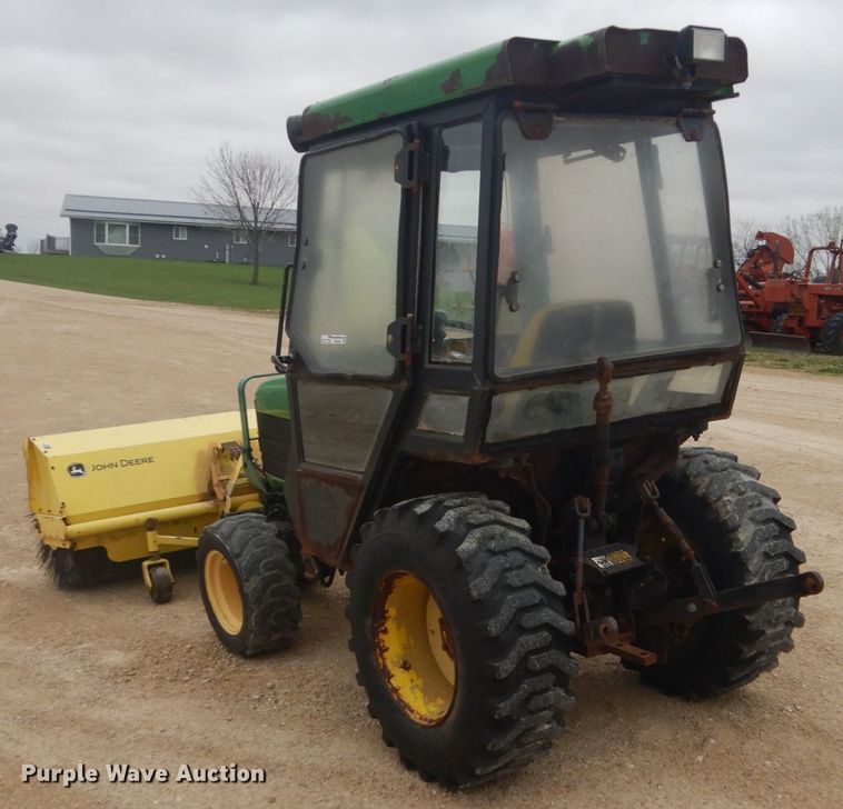 image for item GW9802 John Deere 4100 MFWD tractor