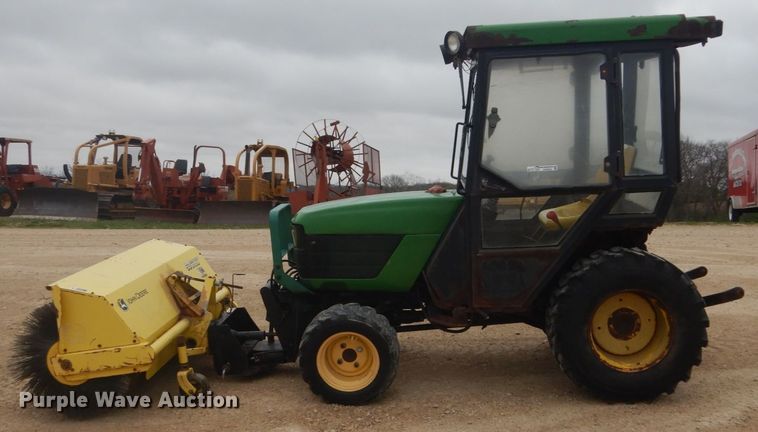image for item GW9802 John Deere 4100 MFWD tractor