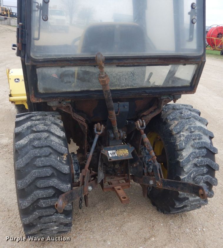 image for item GW9802 John Deere 4100 MFWD tractor