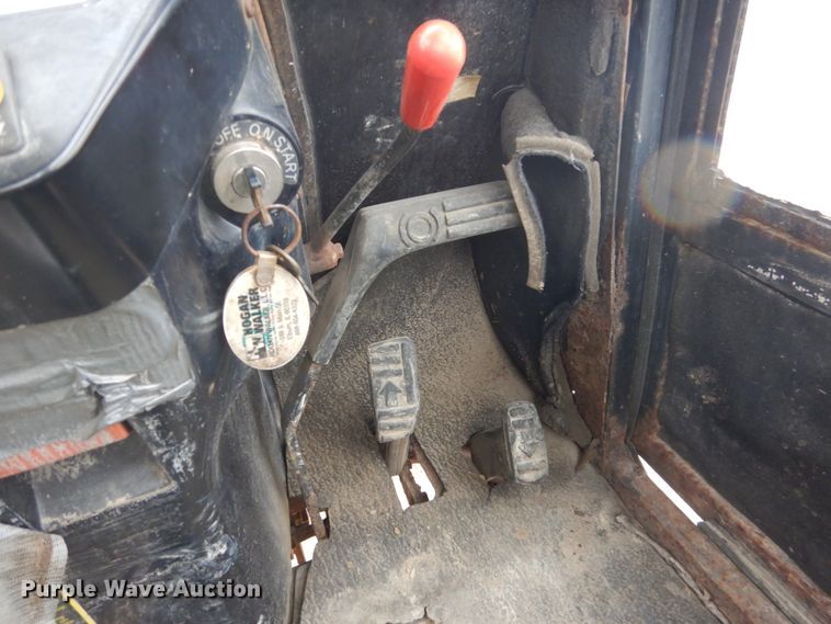 image for item GW9802 John Deere 4100 MFWD tractor