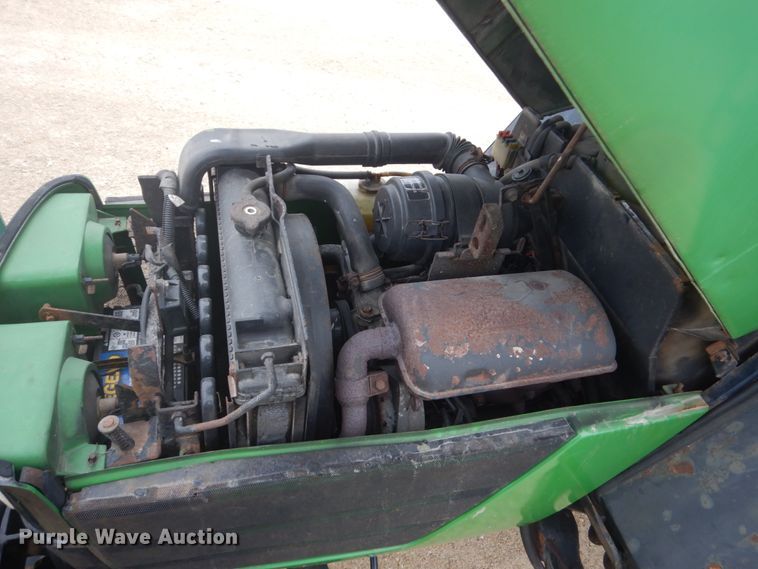 image for item GW9802 John Deere 4100 MFWD tractor