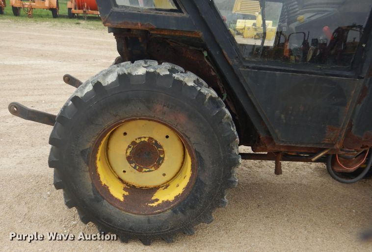 image for item GW9802 John Deere 4100 MFWD tractor