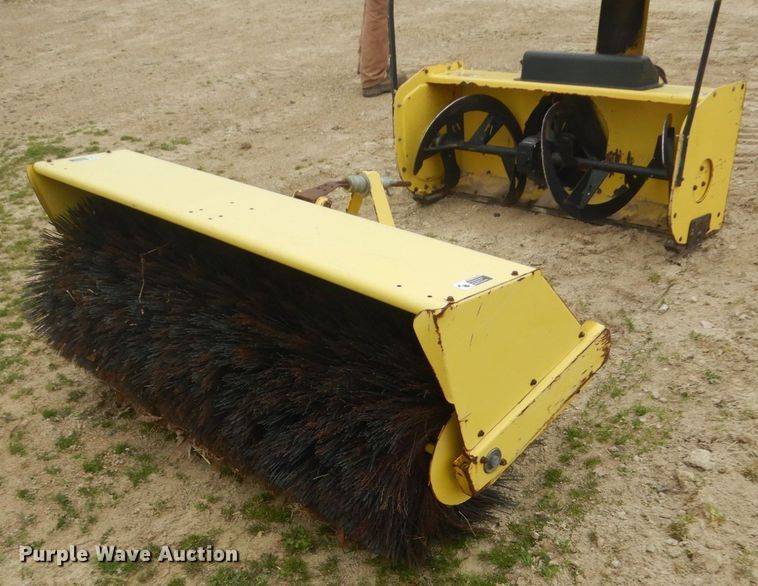 image for item GW9802 John Deere 4100 MFWD tractor