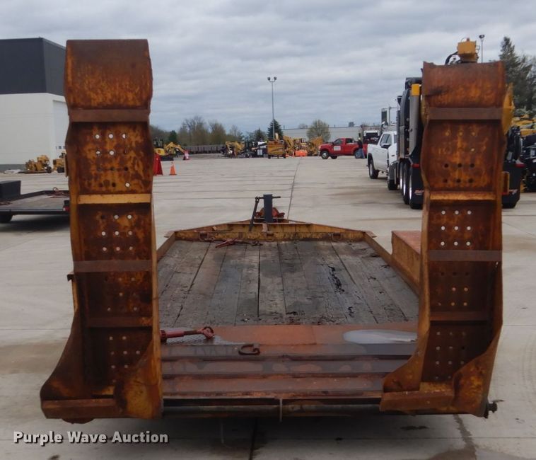 image for item GW9807 1997 Belshe T1 equipment trailer