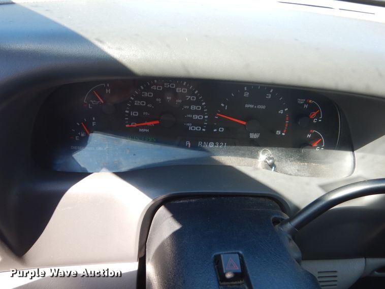 image for item GW9812 2004 Ford F350 Super Duty  SuperCab pickup truck cab and chassis