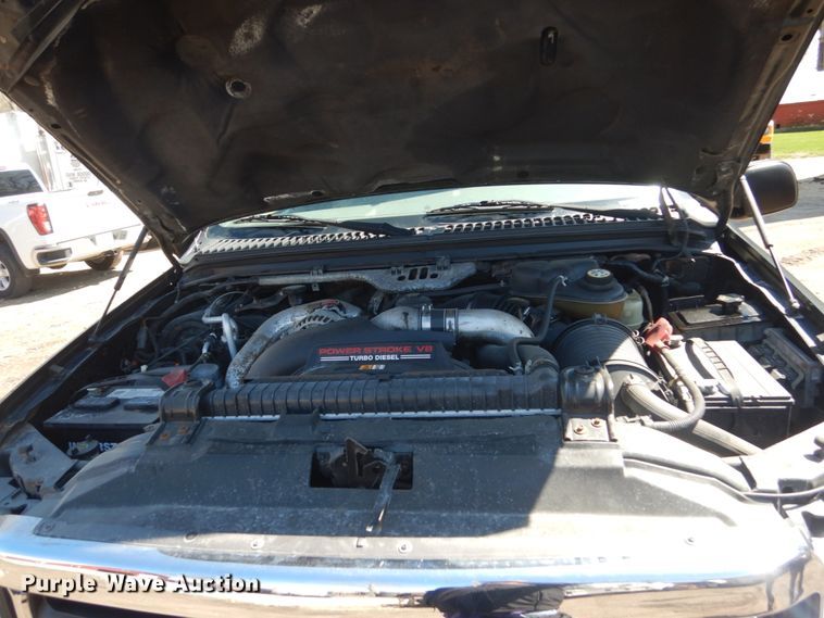 image for item GW9812 2004 Ford F350 Super Duty  SuperCab pickup truck cab and chassis