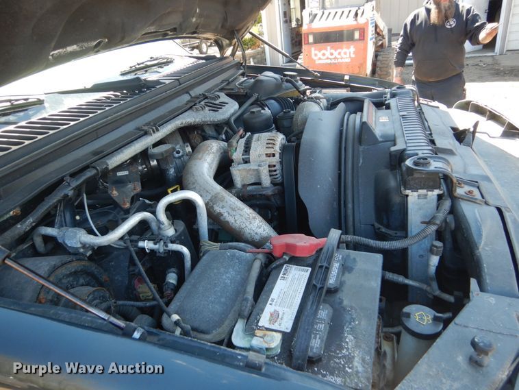 image for item GW9812 2004 Ford F350 Super Duty  SuperCab pickup truck cab and chassis