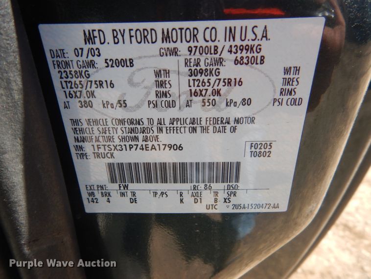 image for item GW9812 2004 Ford F350 Super Duty  SuperCab pickup truck cab and chassis