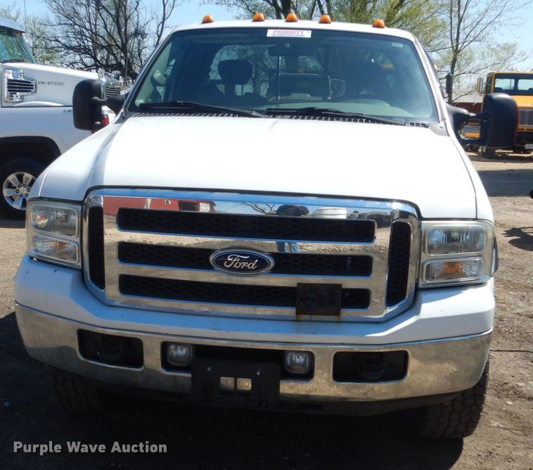 image for item GW9813 2005 Ford F350 Super Duty  SuperCab pickup truck