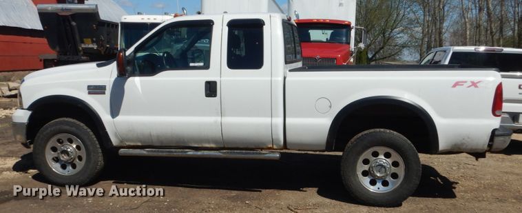 image for item GW9813 2005 Ford F350 Super Duty  SuperCab pickup truck