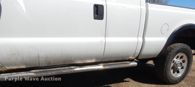 image for item GW9813 2005 Ford F350 Super Duty  SuperCab pickup truck