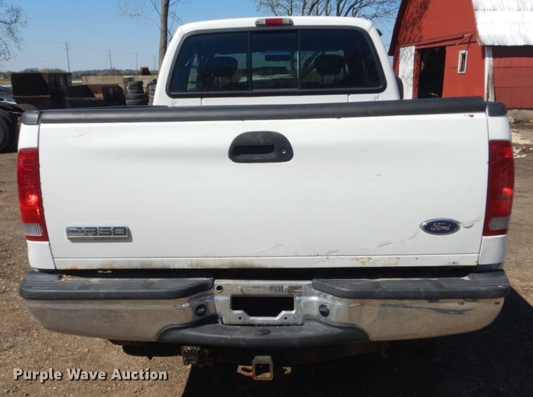 image for item GW9813 2005 Ford F350 Super Duty  SuperCab pickup truck