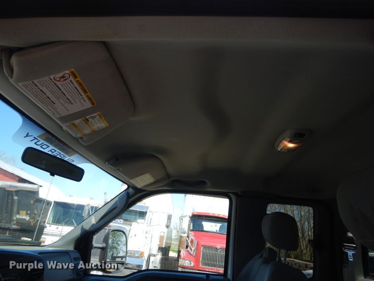 image for item GW9813 2005 Ford F350 Super Duty  SuperCab pickup truck