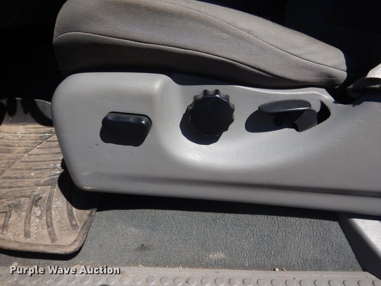 image for item GW9813 2005 Ford F350 Super Duty  SuperCab pickup truck