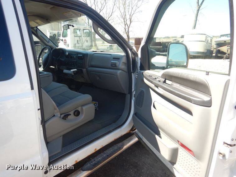 image for item GW9813 2005 Ford F350 Super Duty  SuperCab pickup truck