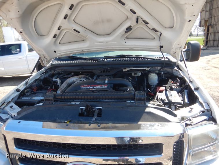 image for item GW9813 2005 Ford F350 Super Duty  SuperCab pickup truck