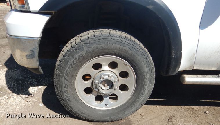 image for item GW9813 2005 Ford F350 Super Duty  SuperCab pickup truck