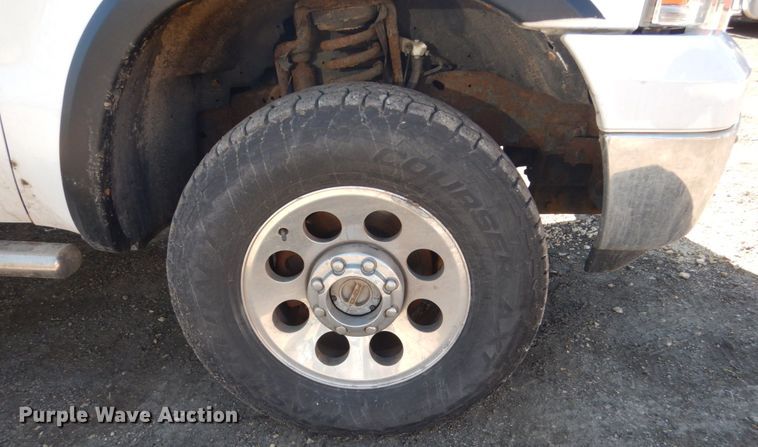 image for item GW9813 2005 Ford F350 Super Duty  SuperCab pickup truck